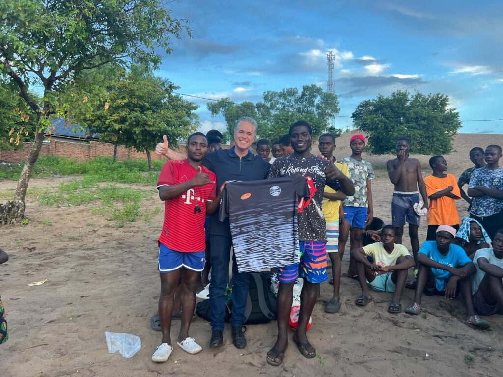 Camisas do Grêmio Mineiro em Malawi