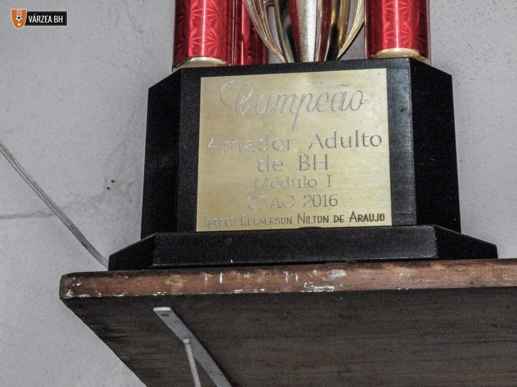 Foto da placa do último título do SFAC Série A conquistado pelo São Bernardo em 2013